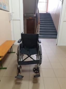 Кресло-коляск инвалидная складная "АРМЕД"